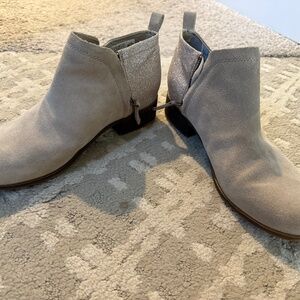TOMS Suede Ankle Bootie Size 9